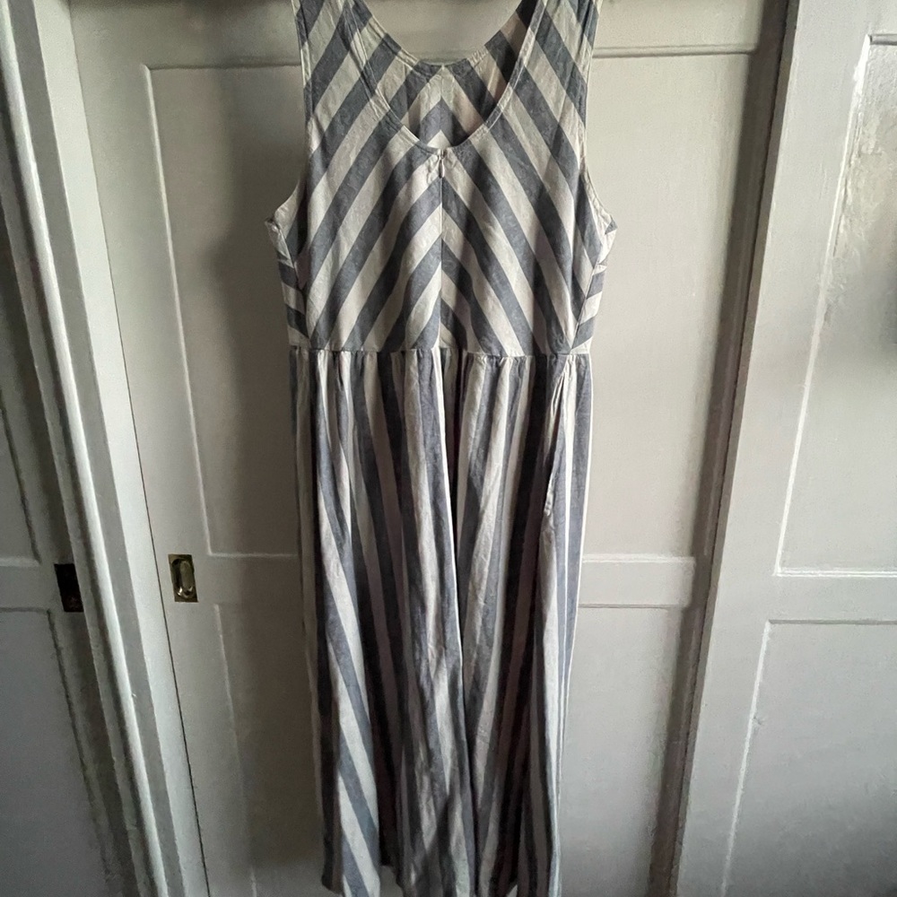 United By Blue Chevron Striped SoftHemp™ Chambray Midi Dress - Picture 4 of 6